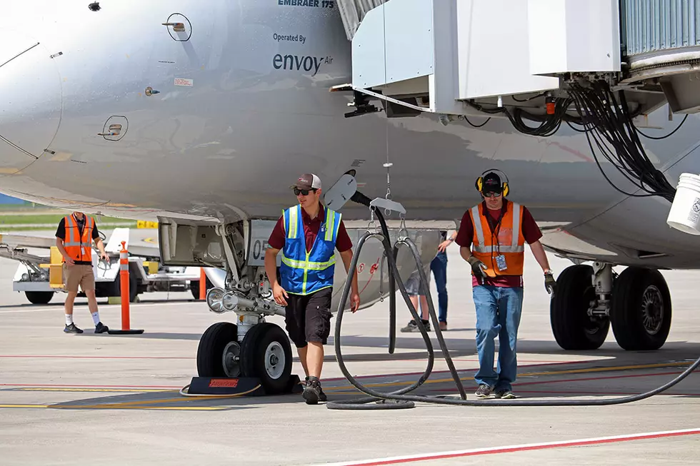 Airlines, urban airports ramp up opposition to jet fuel tax increase