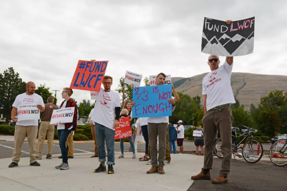 Land &#038; Water Conservation Fund: Protesters pressure Daines for full funding