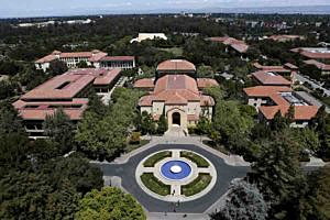 Stanford University's campus is seen from atop Hoover Tower in Stanford, California, U.S. on May 9, 2014.    REUTERS/Beck Diefenbach/File Photo