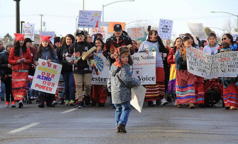 Hundreds rally for Women&#8217;s March Billings: &#8216;Let&#8217;s write our own story&#8217;